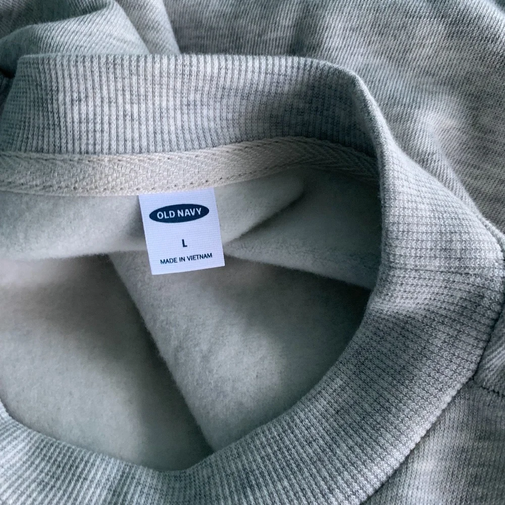 Old Navy NEW Cropped Sweatshirt Gray Large Loose Graphic Rib-knit Crewneck Layer
